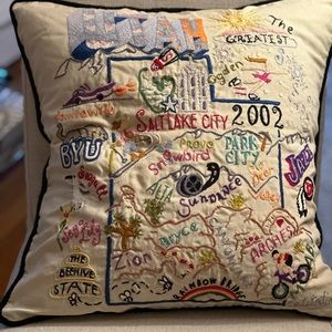 catstudio UTAH pillow